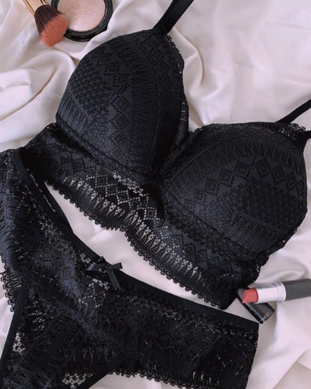 TOP PRETTY LACE NEGRO